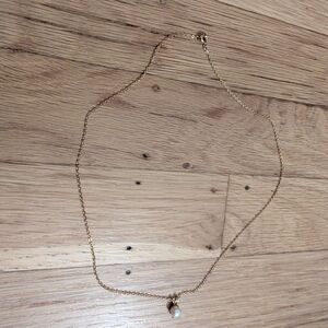 Gold Toned Necklace with Pearl Pendant